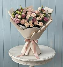 Букет цветов из:  Розы и Лизиантусы в Лотошино