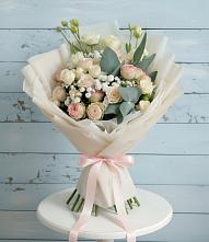 Букет цветов из:  Розы и Лизиантусы в Лотошино