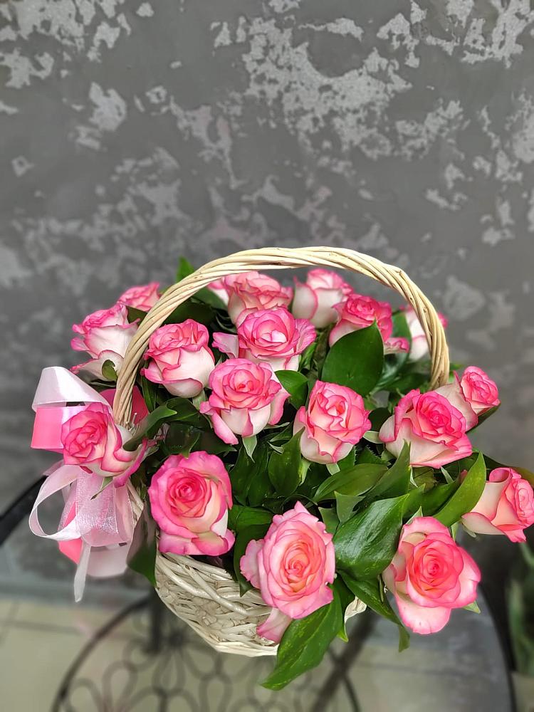 Цветочная композиция из Розы в корзине в Лотошино