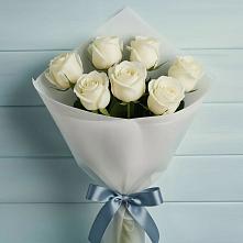 Букет 7 Белых роз Эдлесс Лав в Лотошино