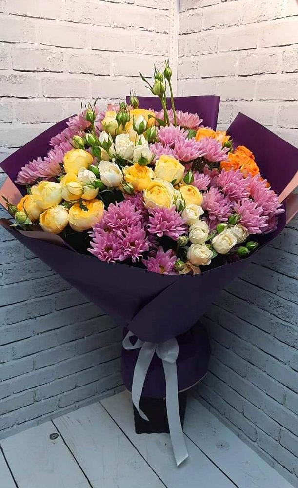Букет цветов из: Хризантемы и Розы в Лотошино