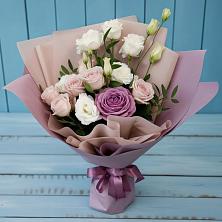 Букет цветов из:  Розы и Лизиантусы в Лотошино