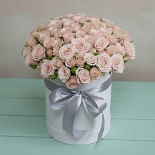 Цветочная композиция из Розы в шляпной коробке в Лотошино