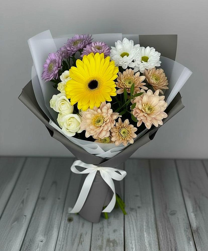 Букет цветов из: Розы, Герберы и Хризантемы в Лотошино
