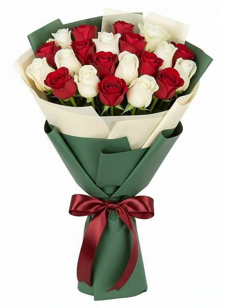 Букет Микс из красных и белых роз в Лотошино