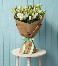 Букет цветов из:  Лизиантусы в Лотошино