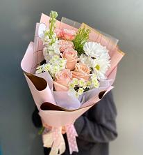 Букет цветов из:  Хризантемы и Розы в Лотошино