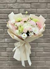 Букет цветов из:  Гвоздики, Розы, Лизиантусы и Хризантемы в Лотошино