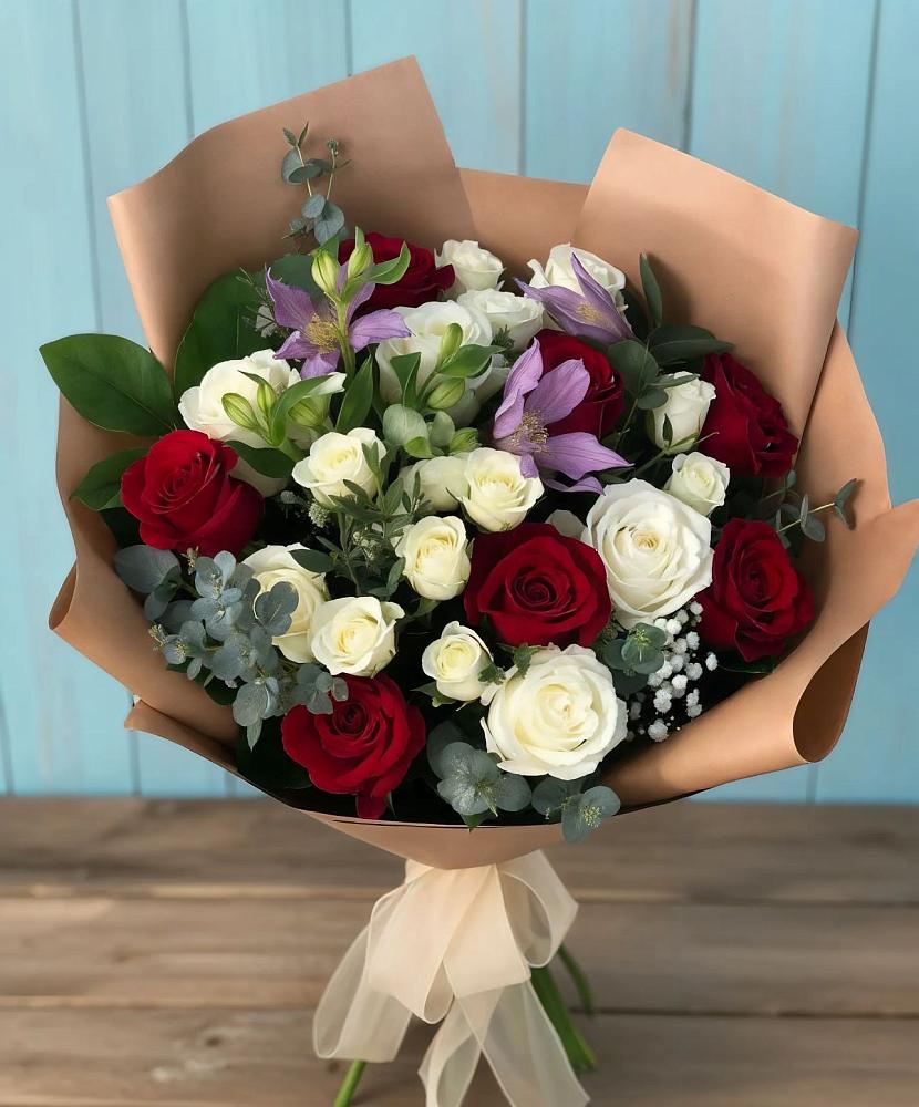 Букет цветов из: Розы и Альстромерии в Лотошино