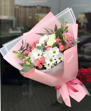 Букет цветов из: Розы, Лизиантусы и Хризантемы в Лотошино